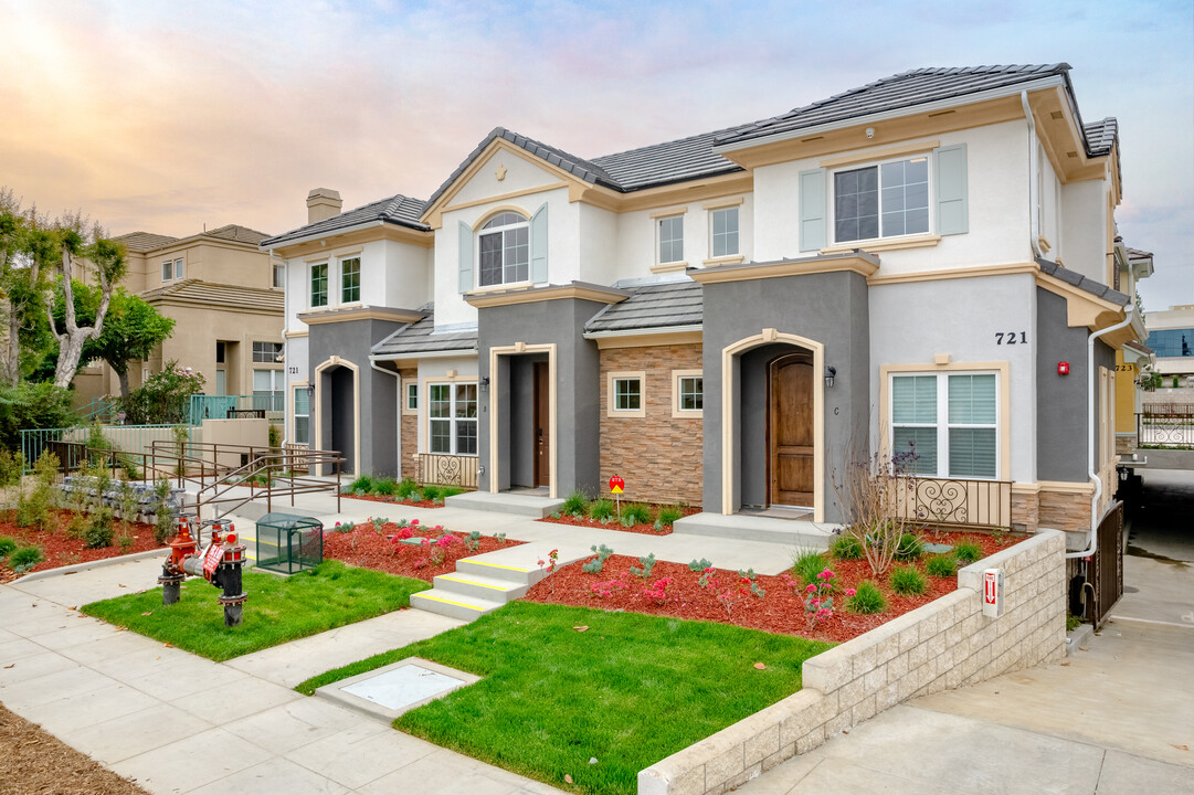 Stoneman Terrace in Alhambra, CA - Foto de edificio