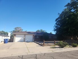 8505 Hannett Ave NE in Albuquerque, NM - Building Photo