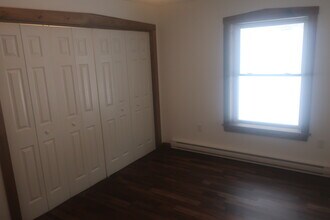 73 Rancourt Rd, Unit B in Winterport, ME - Foto de edificio - Building Photo