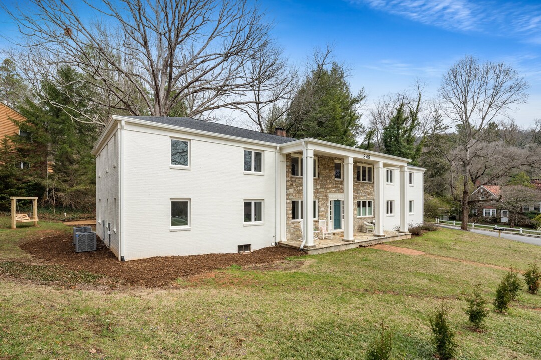 349 Country Club Rd, Unit #1 in Asheville, NC - Building Photo