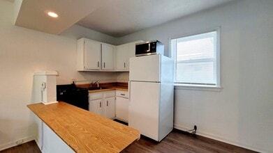 1202 W 7th St in Mishawaka, IN - Building Photo - Building Photo