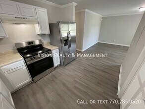 1040 Thomasville Estates Dr SE in Atlanta, GA - Building Photo - Building Photo