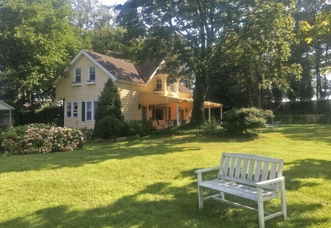 property at 330 Centre Island Rd