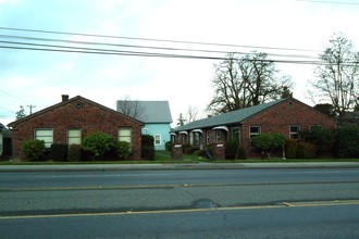 Hamilton Court in Tacoma, WA - Foto de edificio - Building Photo