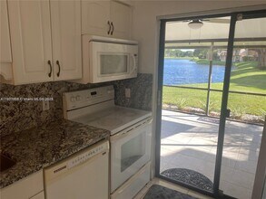 200 Wimbledon Lakes Dr in Plantation, FL - Building Photo - Building Photo