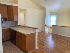 8 Hickory Rd in Port Washington, NY - Building Photo - Building Photo