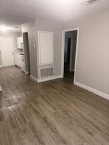 7823 Glass St in Houston, TX - Building Photo