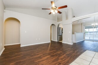 7651 Harbor Lake Dr in Orlando, FL - Foto de edificio - Building Photo