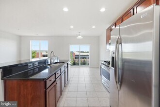 43849 Kingston Station Terrace in Ashburn, VA - Building Photo - Building Photo