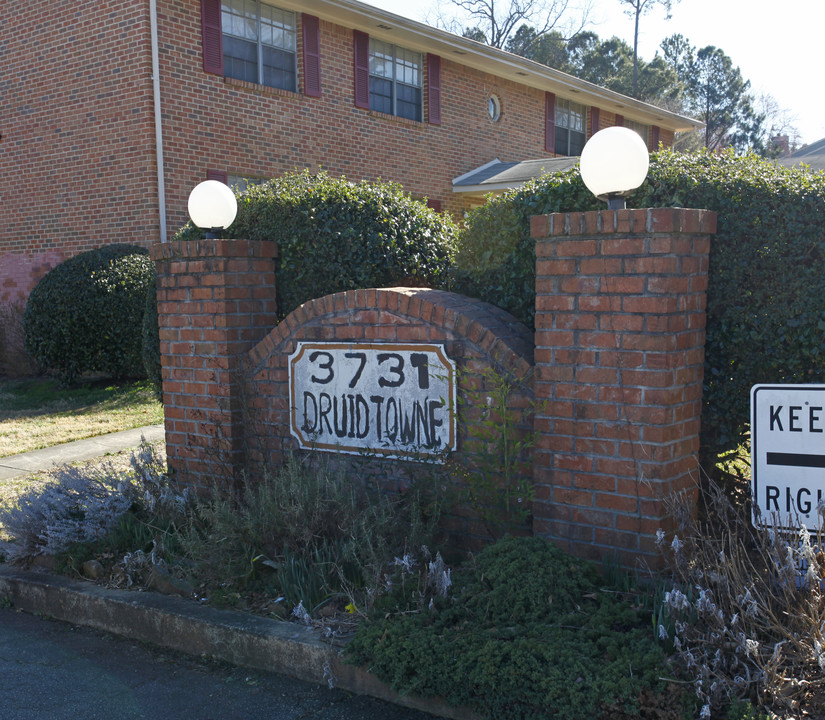 Druid Towne in Atlanta, GA - Foto de edificio