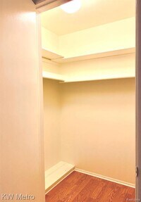 666 E Fox Hills Dr photo'