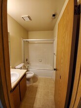 2696 Jennydiane Dr in Las Vegas, NV - Building Photo - Building Photo