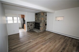 279 Bucks Hollow Rd-Unit -C in Mahopac, NY - Building Photo - Building Photo