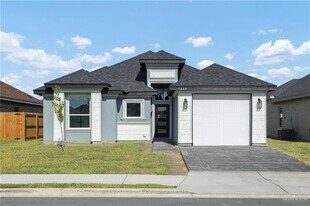 14 Dunes Dr in Edinburg, TX - Building Photo