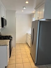 1639 W 80th St, Unit Rear unit in Los Angeles, CA - Building Photo - Building Photo