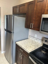 3033 NW 204th Terrace in Miami Gardens, FL - Foto de edificio - Building Photo