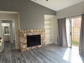 6701 Sands Point Dr in Houston, TX - Building Photo