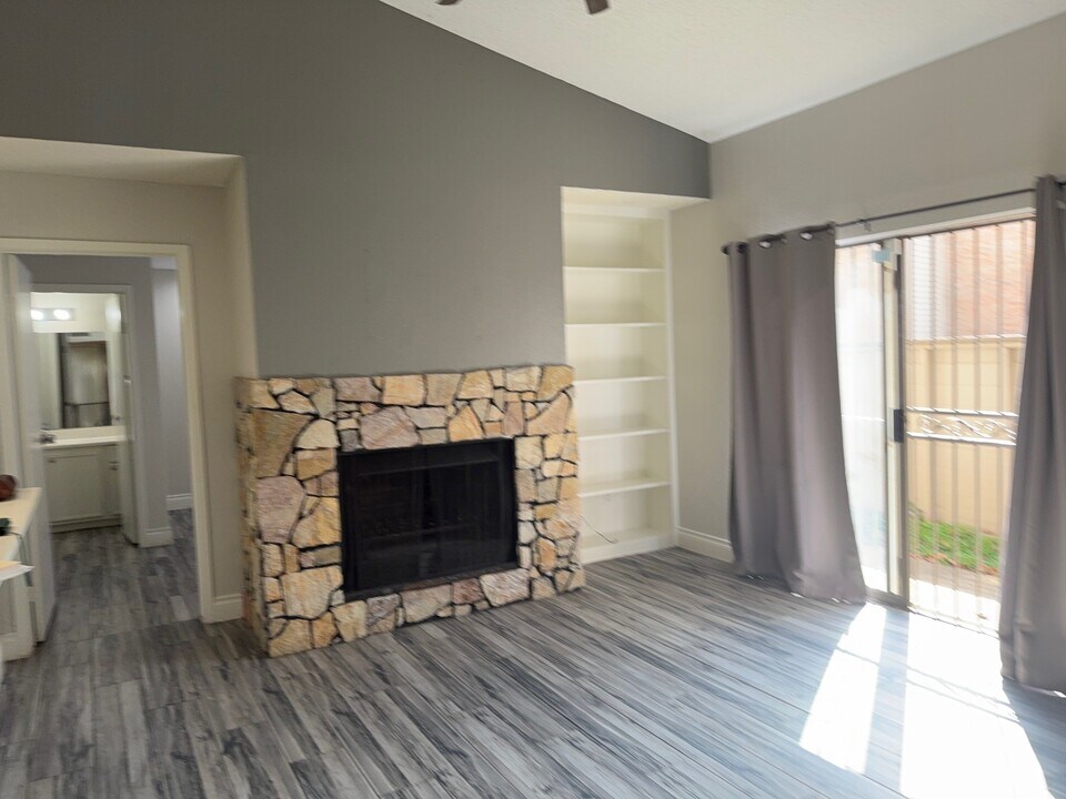 6701 Sands Point Dr in Houston, TX - Building Photo