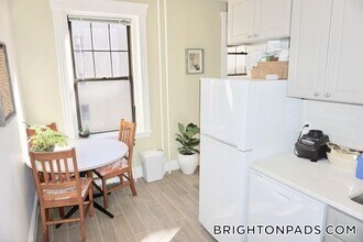 370 Chestnut Hill Ave, Unit 34 in Boston, MA - Foto de edificio - Building Photo