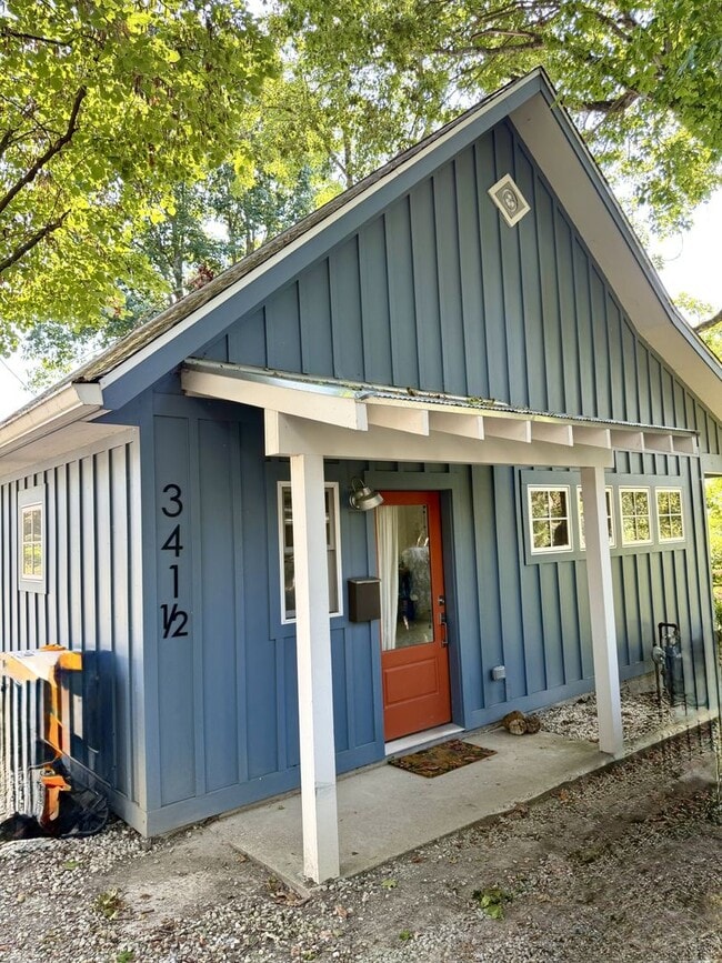 property at 341 1/2 S Jackson St