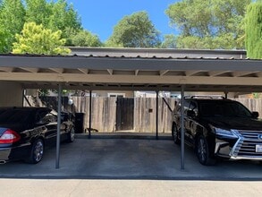 7532 Fairway Two Ave in Fair Oaks, CA - Foto de edificio - Building Photo