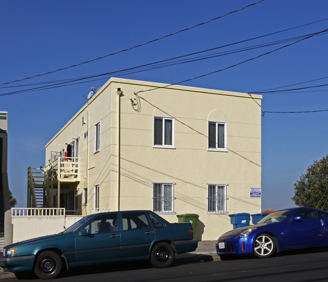 500 Hillside Blvd in Daly City, CA - Building Photo - Building Photo