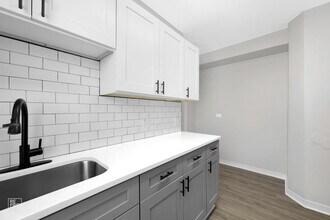 7609 S Coles in Chicago, IL - Foto de edificio - Building Photo