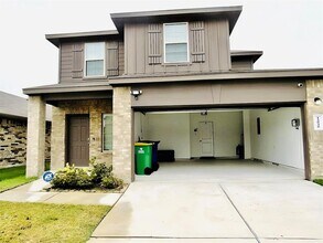 14040 Thunder Pnes Dr in Conroe, TX - Building Photo - Building Photo