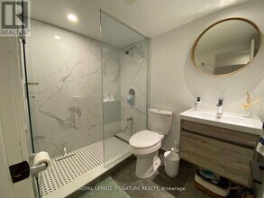 17 Claremont St in Toronto, ON - Building Photo - Building Photo