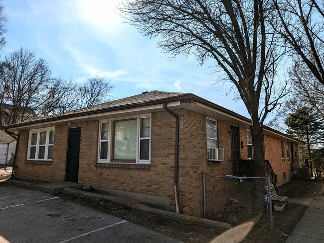 1211 N Horsman St in Rockford, IL - Building Photo - Building Photo