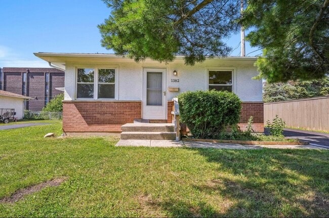1382 Pegwood Dr in Columbus, OH - Building Photo - Building Photo