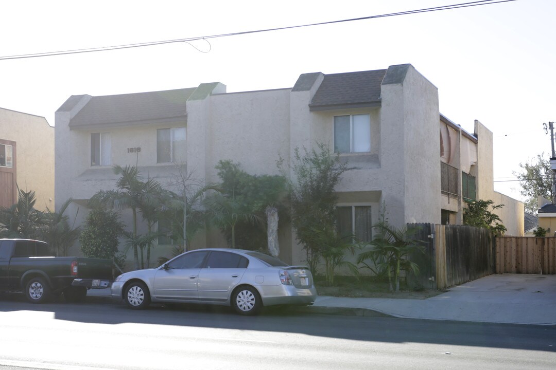 1616 Civic Center Dr W in Santa Ana, CA - Building Photo