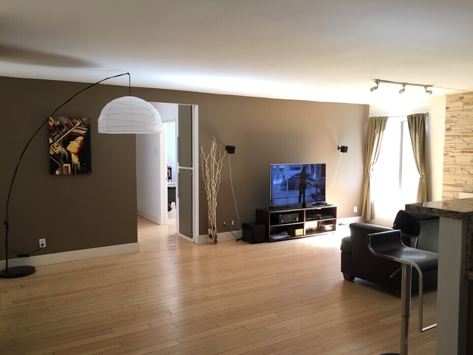 1605 Armacost Ave in Los Angeles, CA - Building Photo