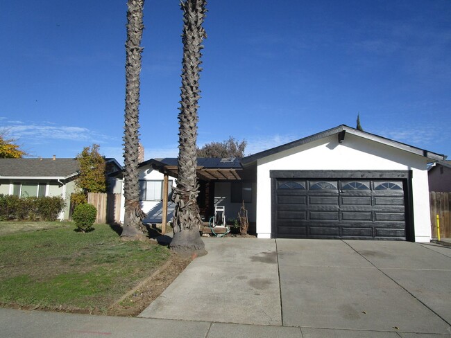 412 Canvasback Dr in Suisun City, CA - Building Photo - Building Photo