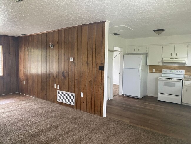 property at 703 Boyd Ct