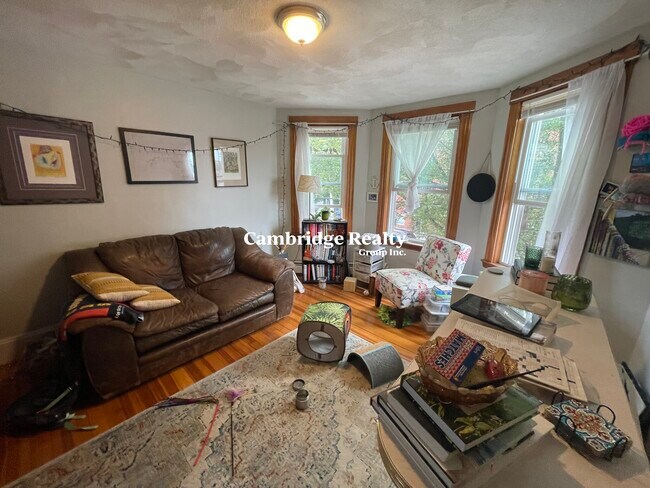 85 Beacon St, Unit 3T in Somerville, MA - Building Photo - Building Photo