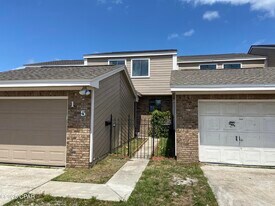 115 Marin Dr in Panama City, FL - Building Photo