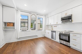 366 2nd St in Jersey City, NJ - Building Photo - Building Photo
