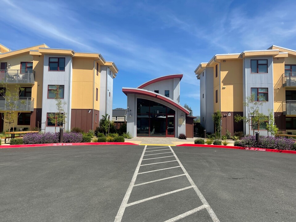 Napa Creek Village in Napa, CA - Building Photo