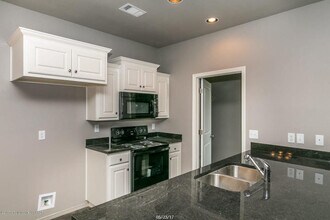 611 Lochridge St in Amarillo, TX - Building Photo - Building Photo