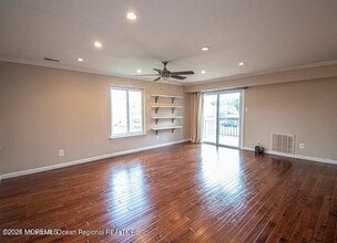 5 Newport Ct in Brick, NJ - Building Photo - Building Photo