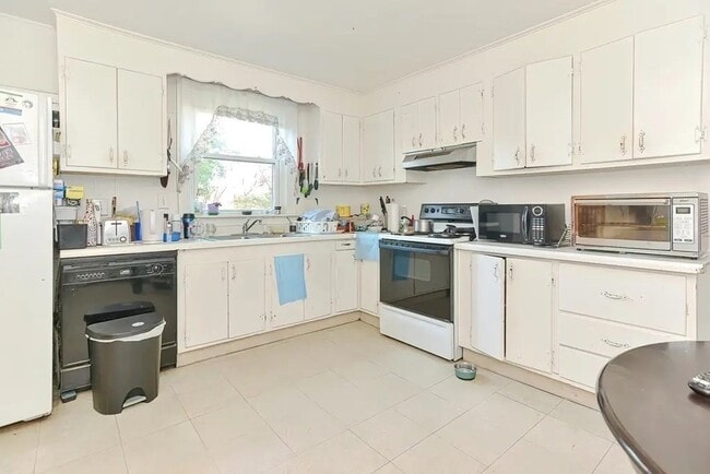 property at 36 Hollace St