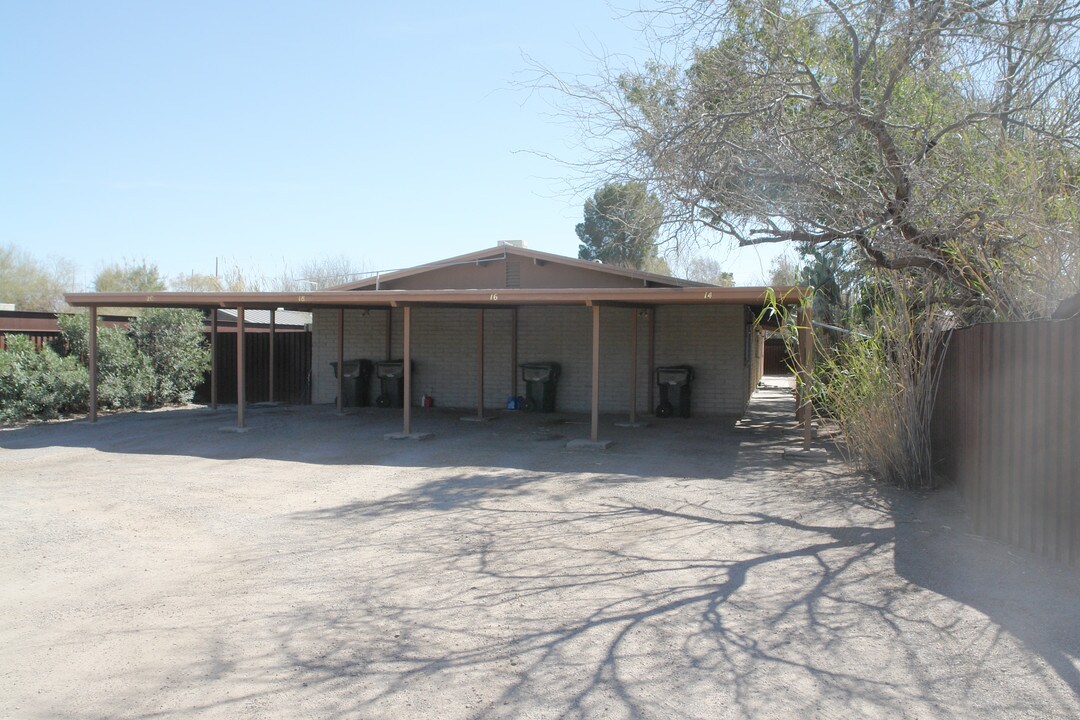 3414-3420 E Monte Vista Dr in Tucson, AZ - Foto de edificio