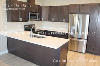 204 N 15th St in Saint Helens, OR - Building Photo - Building Photo