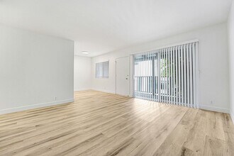 847 6th St, Unit F in Santa Monica, CA - Building Photo - Building Photo