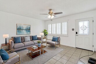 10350 Kellogg St in El Paso, TX - Building Photo - Building Photo