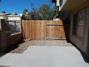 6465 Big Pine Way in Las Vegas, NV - Building Photo - Building Photo