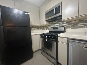 801 Pine Ave, Unit 214 in Long Beach, CA - Building Photo - Building Photo