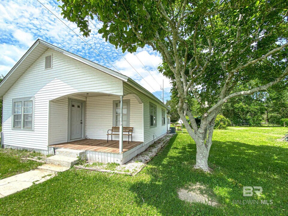 5172 W Union Ave in Loxley, AL - Building Photo