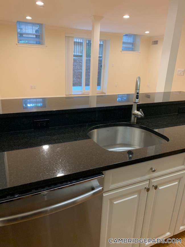 22 Chauncy St in Cambridge, MA - Building Photo - Building Photo